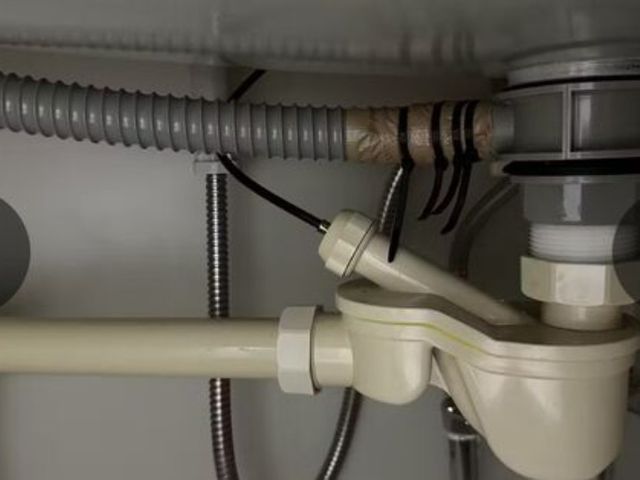 水道水漏れ