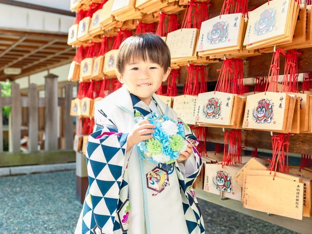 泣いても笑ってもその瞬間が宝物!和傘、ボールブーケ、数字ボードあります