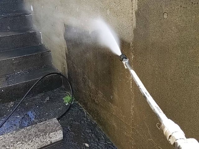 駐車場の高圧洗浄!