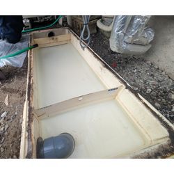 屋外設置のグリストラップ清掃の画像3