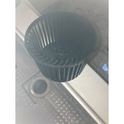 【浴室換気扇分解クリーニング】の画像2