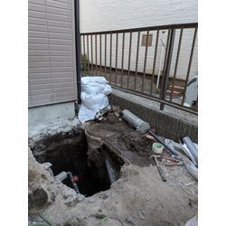 駐車場の下で水漏れ！！の画像2