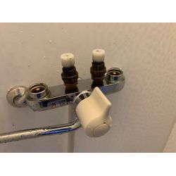 TOTOライジング開閉バルブ交換修理の画像2