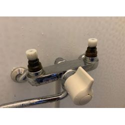 TOTOライジング開閉バルブ交換修理の画像1