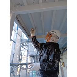 集合住宅の鉄骨裏面を塗装｜錆の進行を防ぎ、建物を長く守りますの画像1