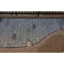 インターロッキングで歩きやすく、美しいアプローチに仕上げました✨の画像1