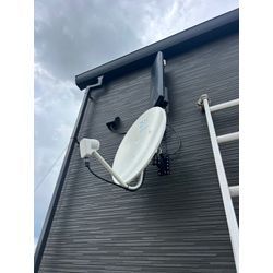 茨城県笠間市E様新築物件、地デジデザインアンテナ黒、BSアンテナ新規設置工事の画像1