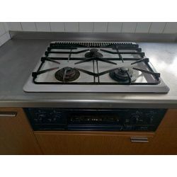 藤岡市で年数の経ったガスビルトインコンロの交換工事しましたの画像1