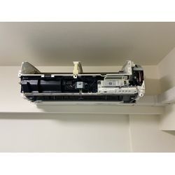 三菱 MSZ-BKR2222-W 去年洗ったのにまだ臭う！完全分解クリーニング｜中原区の画像1