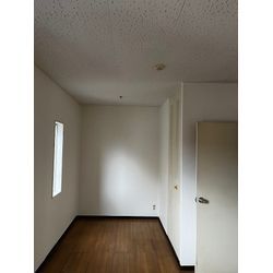 🏠 二宮町 アパート天井塗装｜リピーター様からのご依頼の画像3