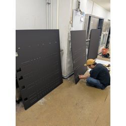 沖縄ホテルの冷機模様替え：塩ビシートで快適空間を演出の画像1