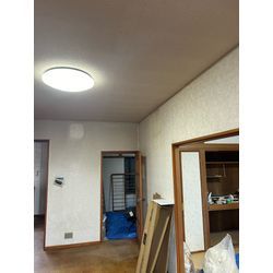 リビング・キッチン・トイレ・玄関クロス貼り替え✨の画像1