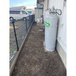 埼玉県飯能市　防草シート張り作業　裏庭の雑草をどうにかしてほしいというご依頼の画像2