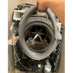 東京都新宿区　Panasonic ドラム式洗濯機　窓パッキン交換の画像2