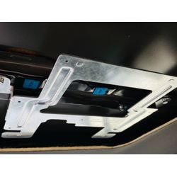 80ノア・ヴォクシーフリップダウンモニター取り付けの画像1