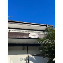 樋隠し撤去・雨樋部分塗装✨の画像1