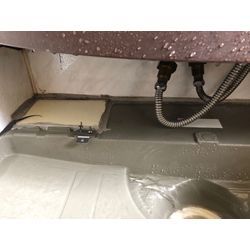 普段見えない場所もピカピカに！浴室エプロン内部クリーニングの画像2