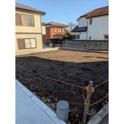 神奈川県横浜市中区にて不要な防草シートを撤去しましたの画像2