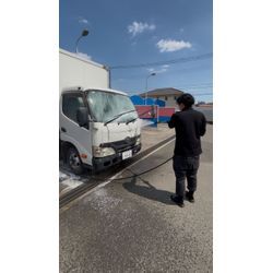 2トン箱車　洗車！！の画像1