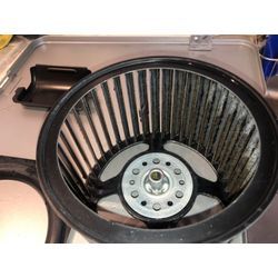 見えない汚れもスッキリ！レンジフード分解洗浄のビフォーアフター♪の画像2