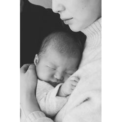 ご自宅にお伺いしてのニューボーンフォト（新生児フォト）撮影。出産のお祝いの家族写真という意味も込めて。の画像3