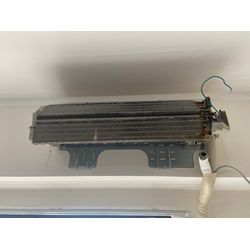 東芝 RAS-2214AD ファンが固着して外れない！｜大田区の画像2