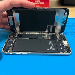 🔋iPhoneSE（第3世代）のバッテリー交換を行いました！の画像1