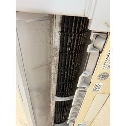 ペットと同居宅のエアコンクリーニングの画像3