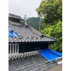 雨漏りの為　葺き替え工事の画像1