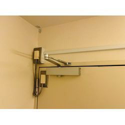 世田谷区の施設でドアクローザーの交換を行いましたの画像1