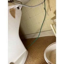 トイレ便器裏から水漏れの画像3