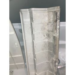 【鏡の台の下】の画像1