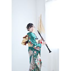 振り袖と楽器🎶🎵の画像1