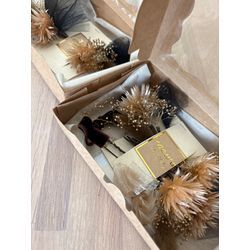 ドライフラワーの髪飾りの画像1