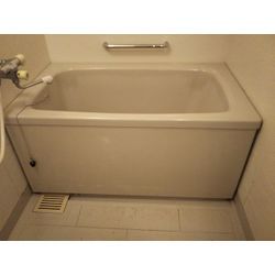 浅型浴槽への交換リフォームの画像2