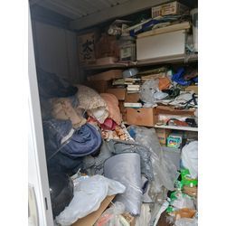 倉庫の荷物の画像2