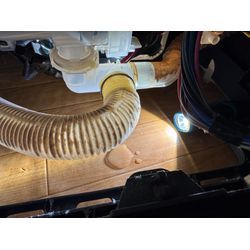 神戸市でNA-FA80H6、下から水漏れの画像1