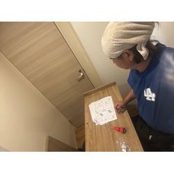 当日対応でLOWYAカップボード組み立ての画像2