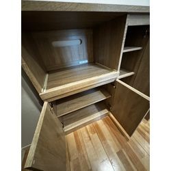 当日対応でLOWYAカップボード組み立ての画像1