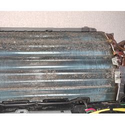 冷房を使わない季節になったら、エアコンクリーニングです！の画像1