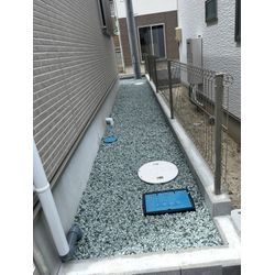 【施工事例紹介】砕石敷きでお庭や家まわりをスッキリ清潔に！の画像1