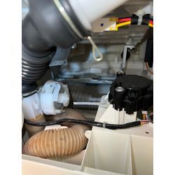 越谷市　パナソニックドラム式洗濯機　排水弁交換！の画像1