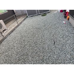 【施工事例】砂利のお庭をふかふか人工芝に！快適に遊べる空間への画像1