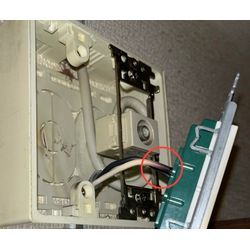 東京都港区　コンセント交換　VVF線引き直し工事の画像1