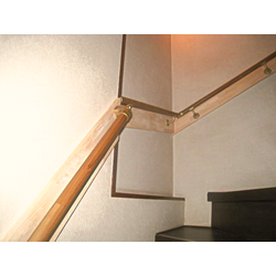 手すり取付　【下地のない廻り階段のケース】の画像2