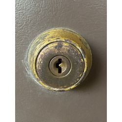 🔑【鍵交換、自分でやる？それともプロに頼む？】🔑の画像1