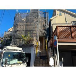 👉 ✨鎌倉市で外壁・屋根塗装スタート！本日は高圧洗浄✨の画像1