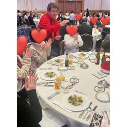 ハナマウイ様のパーティーでマジシャンカンジマジックショーの画像3