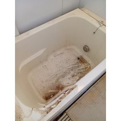 お風呂の浴槽がこんなになってしまった案件です。の画像1