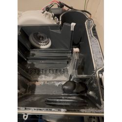 【東京都多摩市】乾燥が弱い…原因は内部のホコリでした｜パナソニックNA-VX800分解クリーニング おたすけマンの画像3